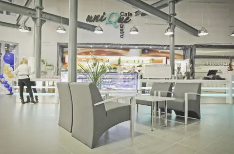 Unique Cafe Bistro – 1