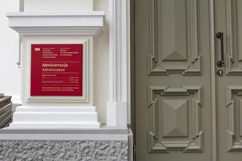 Valdovų rūmai – 1